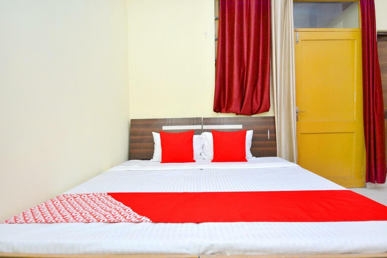 Oyo 40306 White House Hotel Jalandhar Camera foto